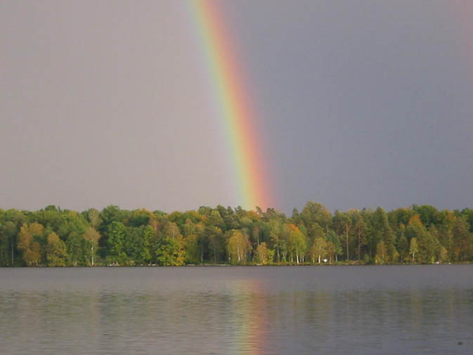Regenbogen ber dem See